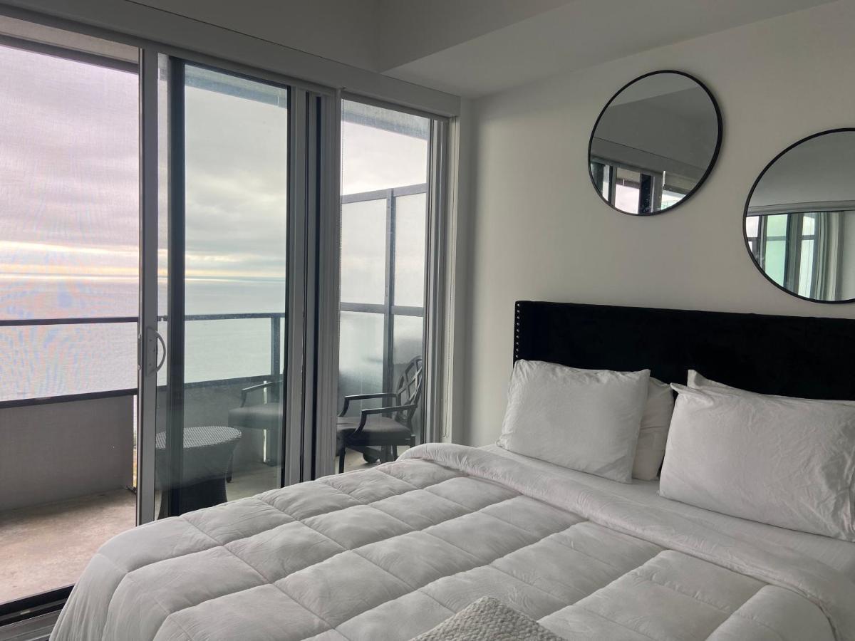 1 Bedroom Waterfront Condo Toronto Exterior photo